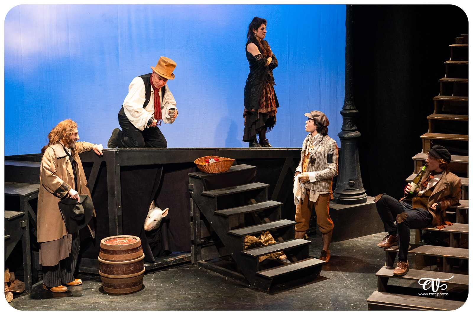 OLIVER TWIST (CIE LA MESNIE H.)